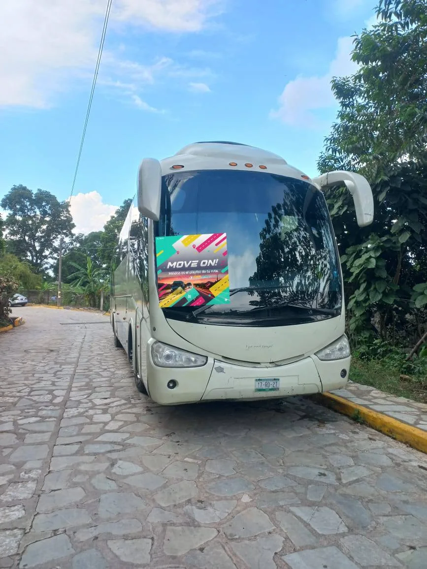 Autobús de Move On listo para viajar