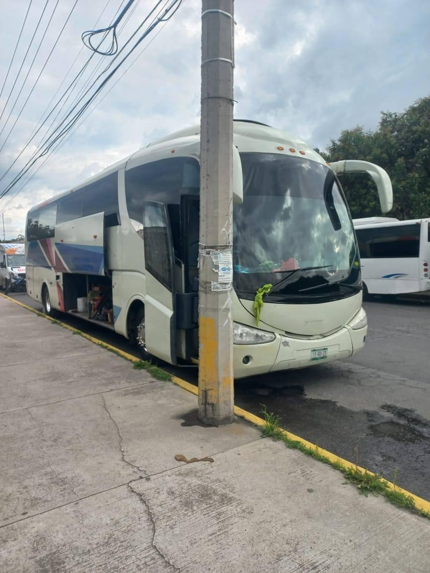 Autobús turismo frente